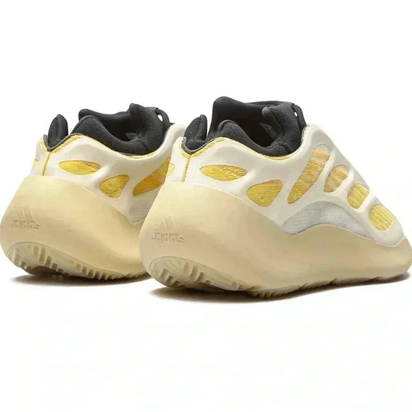 Adidas Yeezy 700 V3 "Safflower"APE 779001 
#126401668 Men's 10 US KANYE WEST - Picture 2 of 16